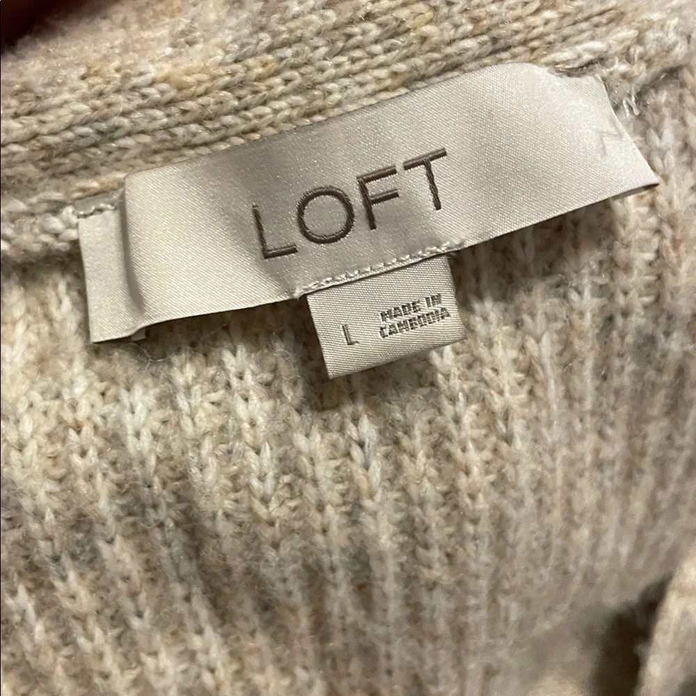 H4- LOFT Women's Large Cream Button-Up Cardigan Sweater - Picture 4 of 5